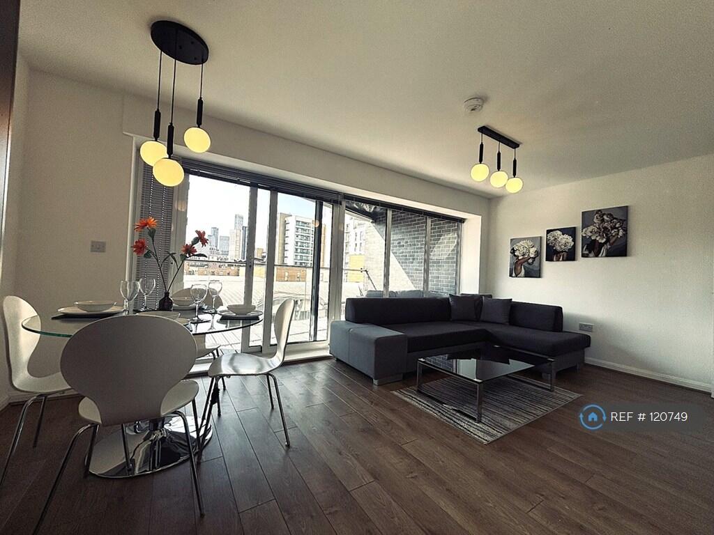 Main image of property: Coutts Court, London, E14