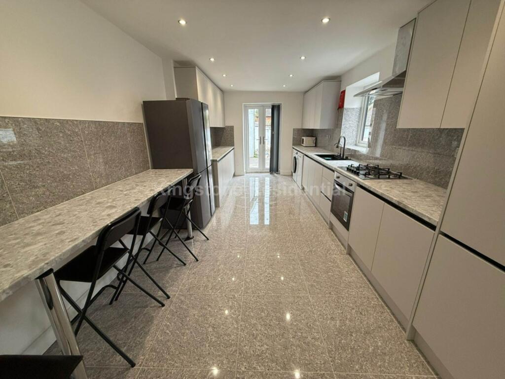 House in Cardiff, Maindy, Cathays - View 3