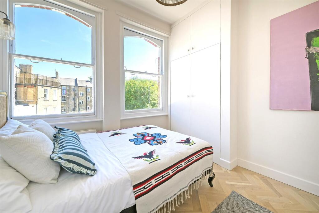 Apartment in London - More