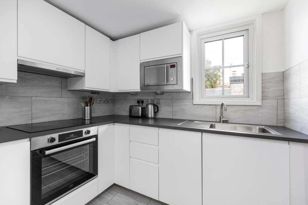 Apartment in Southampton - View 5