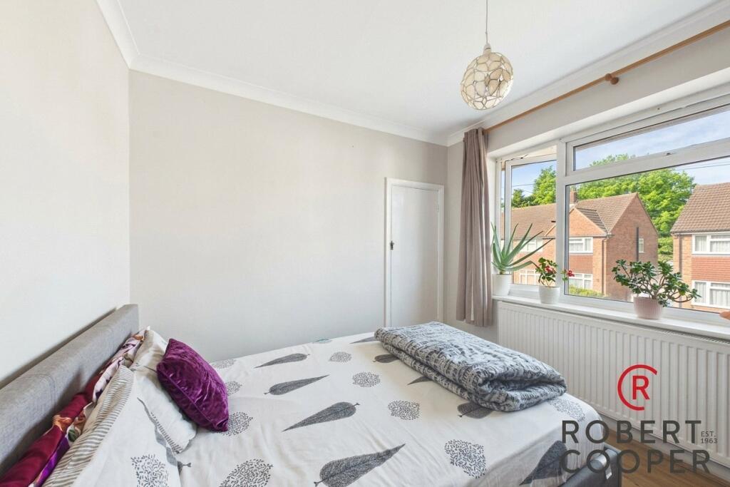 Apartment in Harrow - More