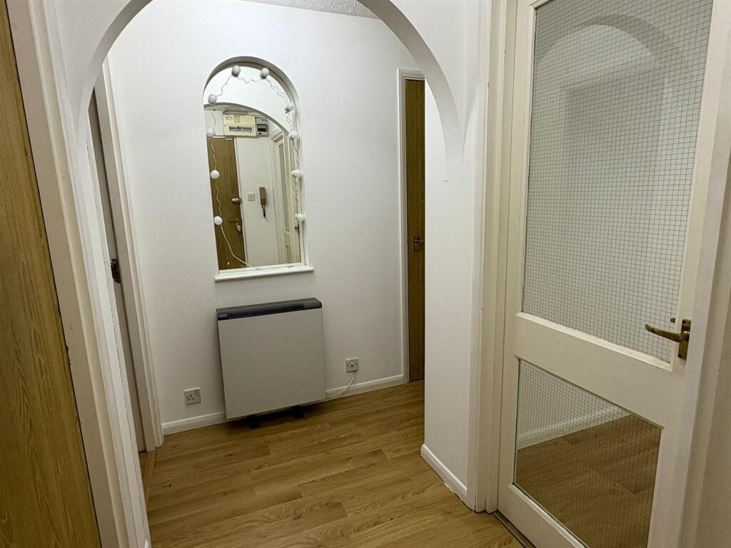 Additional image 5 of Tudor Close, Hatfield