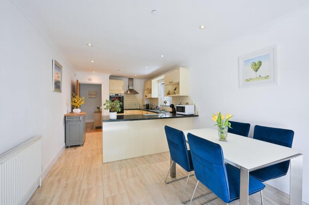 House in Epsom and Ewell, West Ewell - View 4