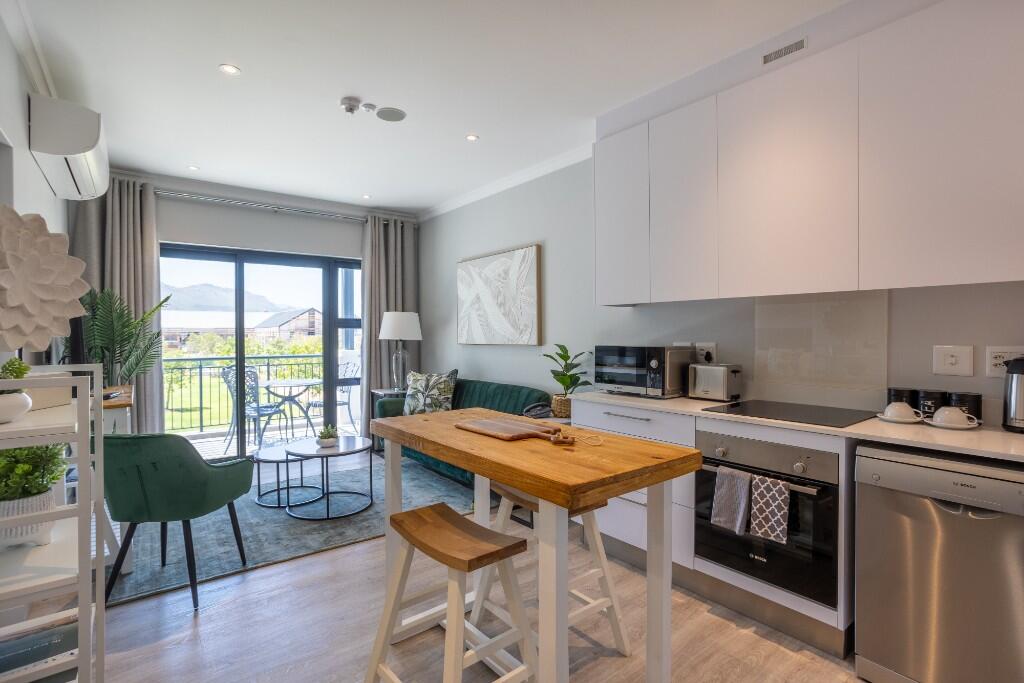 Main image of property: Paarl, Western Cape