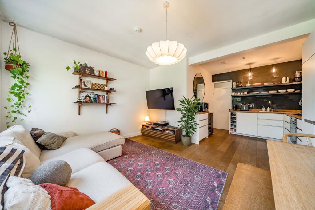 Apartment in London - View 5