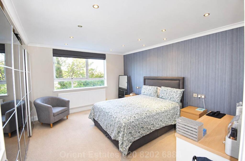 Apartment in London - More