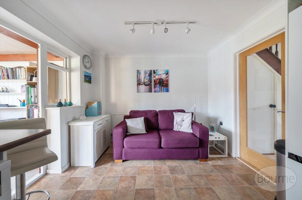 Tarragon Drive, Guildford, Surrey, GU2 photo 3