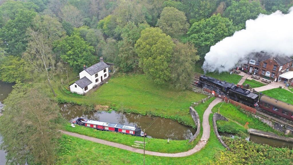The White House, Consall Forge, Wetley Rocks, Stoke on Trent photo 2