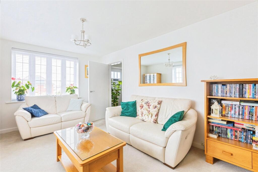 Fennel Grove, Warwick, Warwickshire, CV34 photo 3