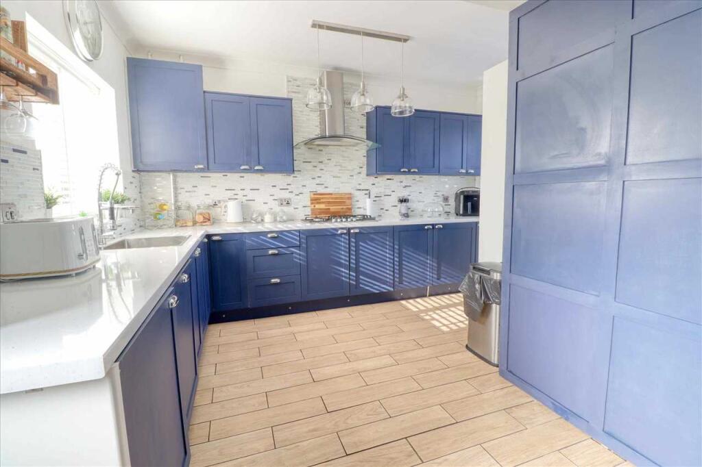 Salisbury Road, Holland on Sea photo 3