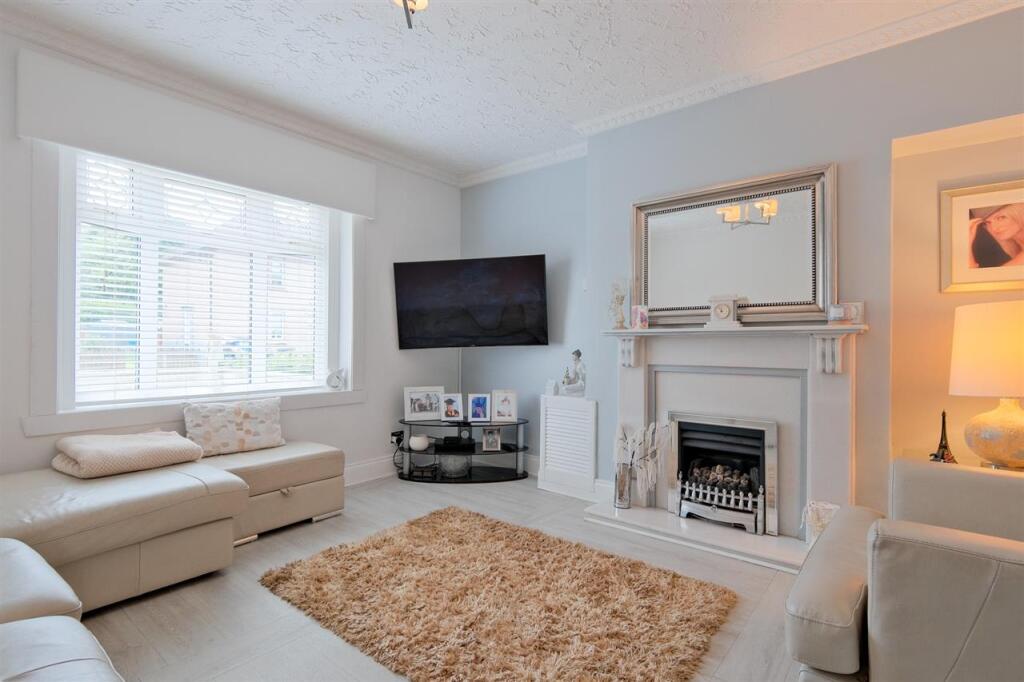 House in Glasgow, South Lanarkshire - View 2