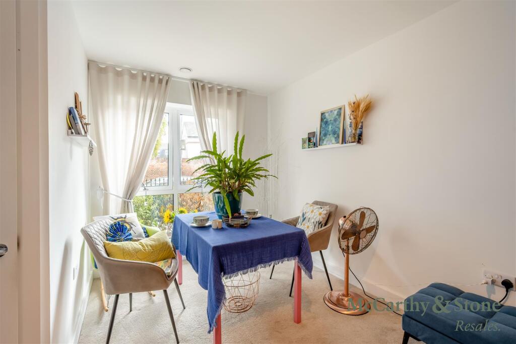 Apartment in Ipswich, Stoke - View 5