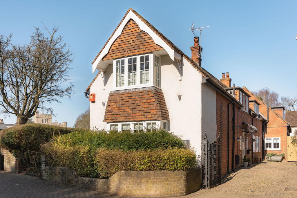High Street, Tring, Hertfordshire HP23 photo 2