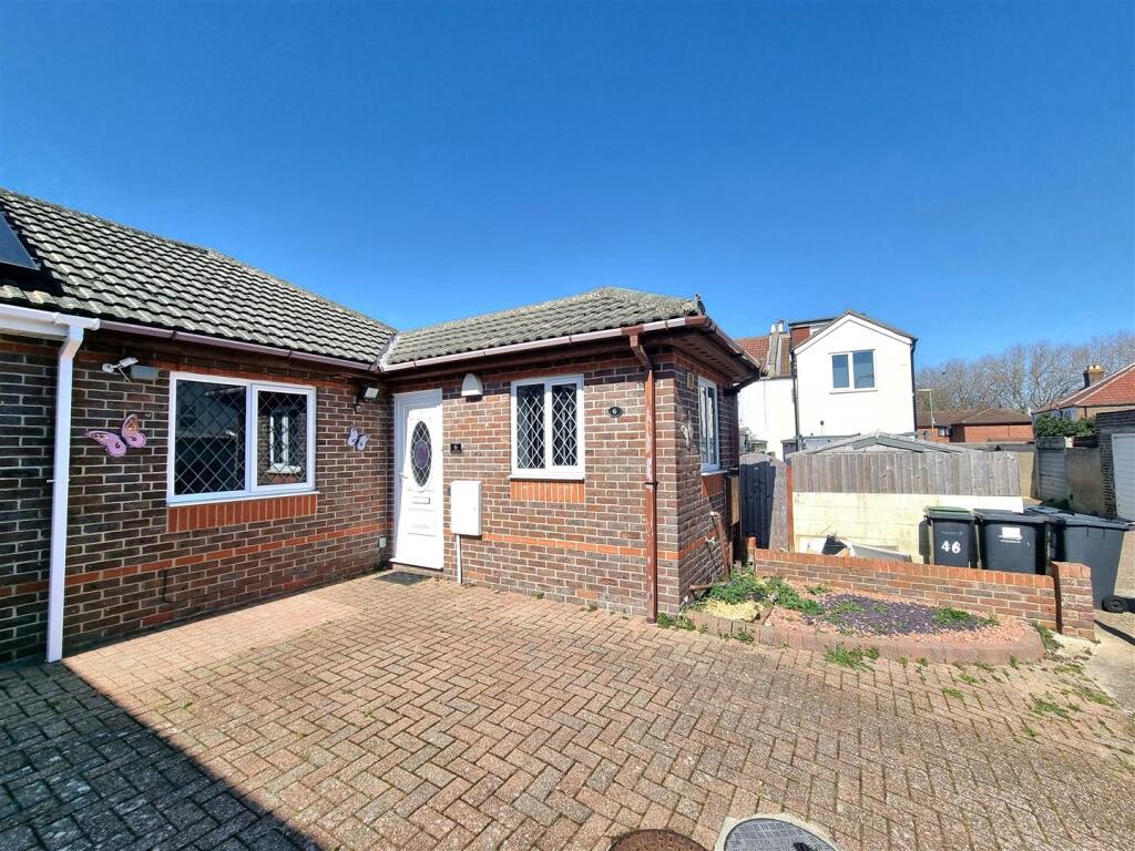Main image of property: Five Post Lane, Elson, Gosport