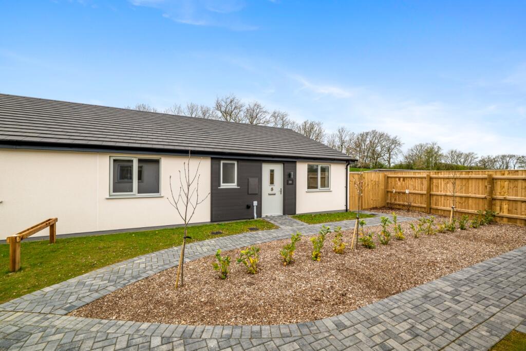 Main image of property: 5 Willow Close, Glentham, Lincolnshire, LN8 3du, LN8