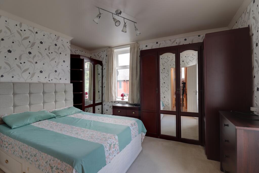 House in Calderdale, Todmorden - More