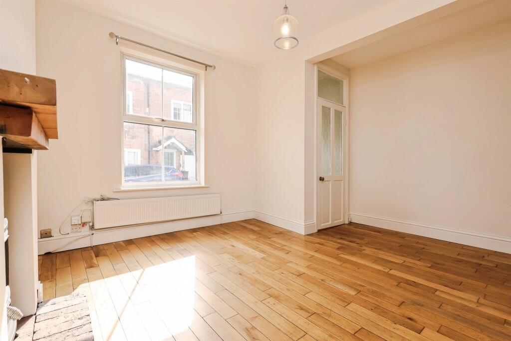House in Dudley, West Midlands - View 4