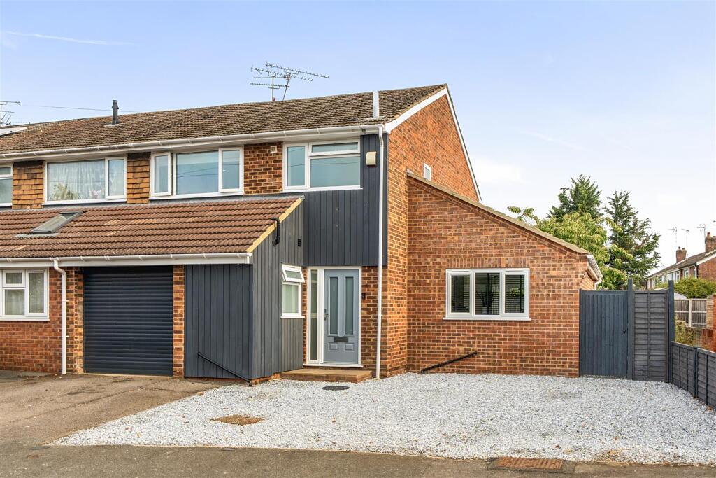 3-bed terraced on Beaulieu Gardens, Blackwater, Camberley, £400,000