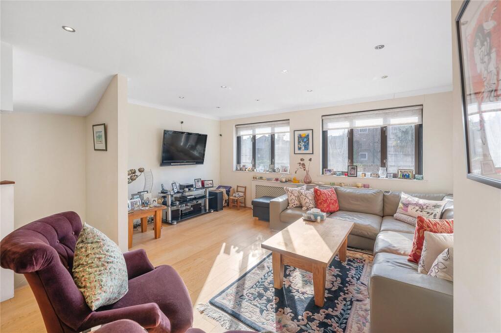 House in London, Earl's Court - More