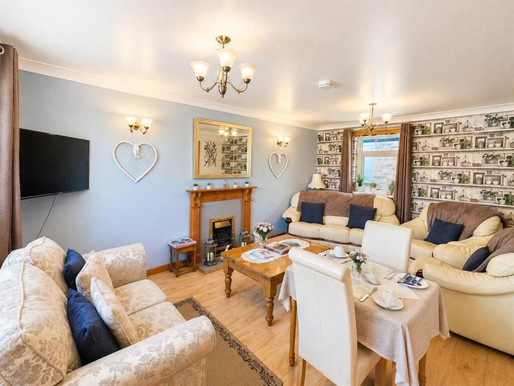 House in Keighley, Haworth Brow, Haworth and Stanbury - View 5