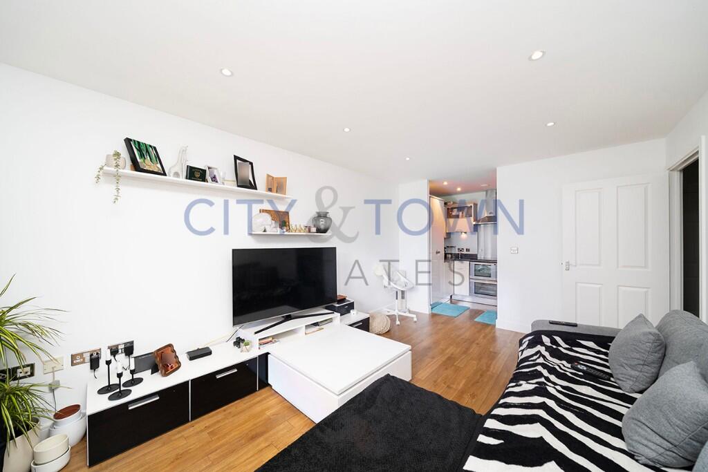 Harry Zeital Way, London, E5 photo 3