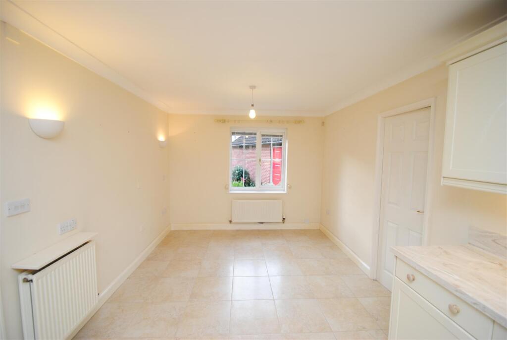 House in Ipswich - View 3