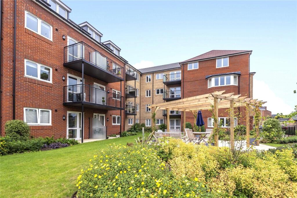 Main image of property: Botley Road, Park Gate, SO31