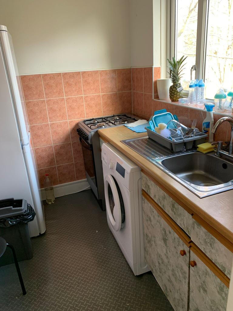 Apartment in Ilford - View 4