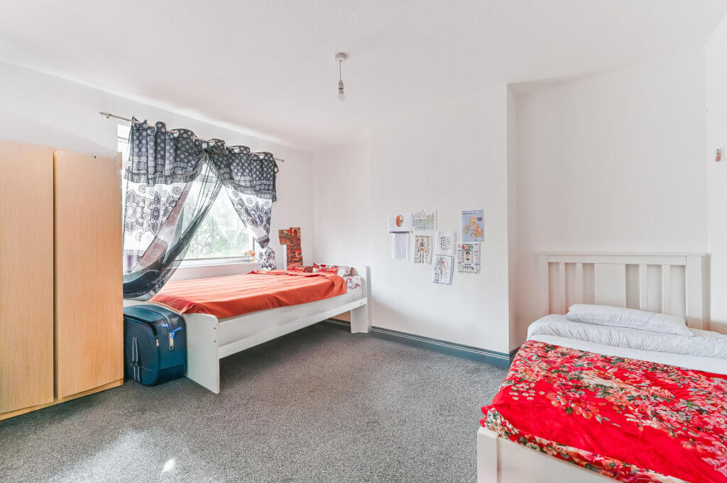 House in Croydon - View 5