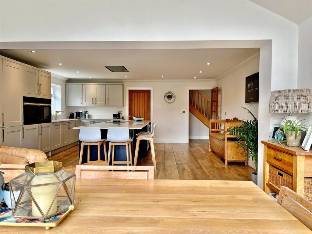 House in Southampton - More