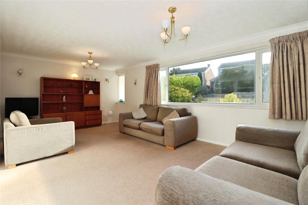 Station Close, Chipping Sodbury, Bristol, Gloucestershire, BS37 photo 2