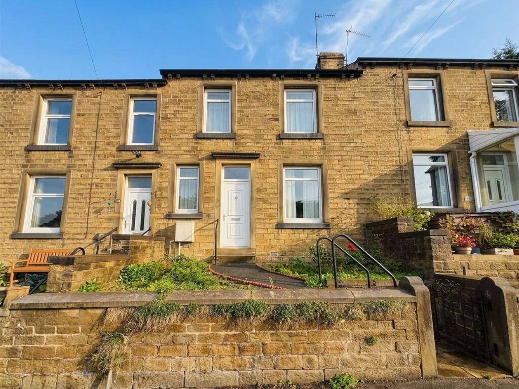 2-bed terraced on Wakefield Road, Tandem, HD5, £135,000