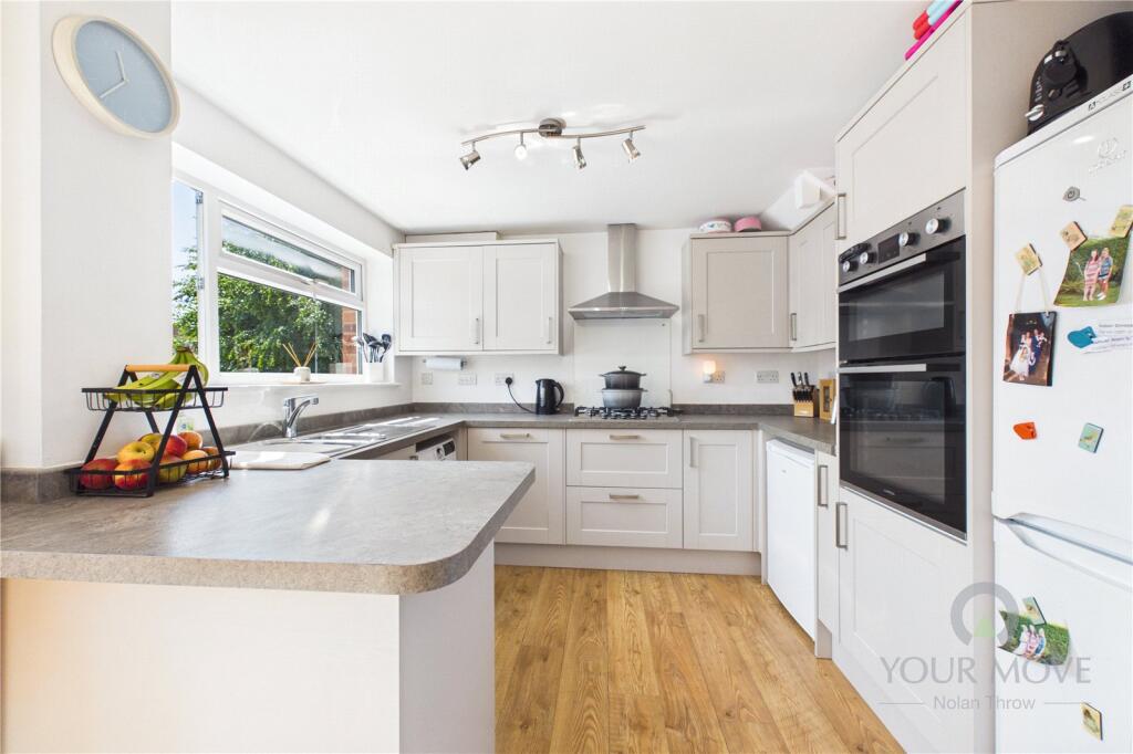 House in Northampton, Kingsthorpe - More