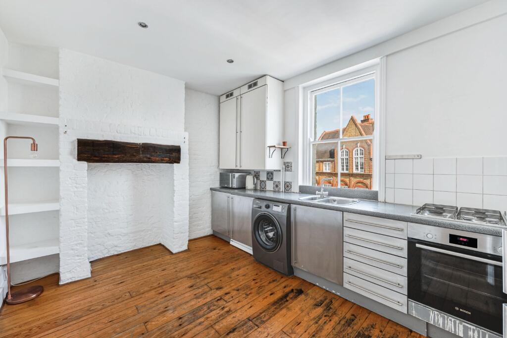 Apartment in London - View 5