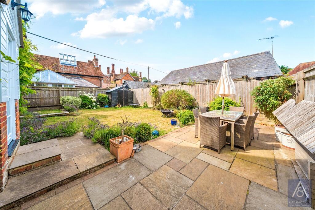 House in Milton Keynes, Buckinghamshire - View 4