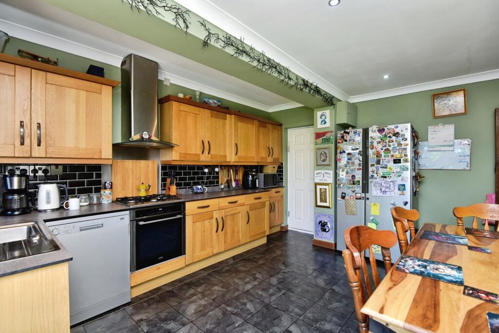 House in Stoke-on-Trent - View 4