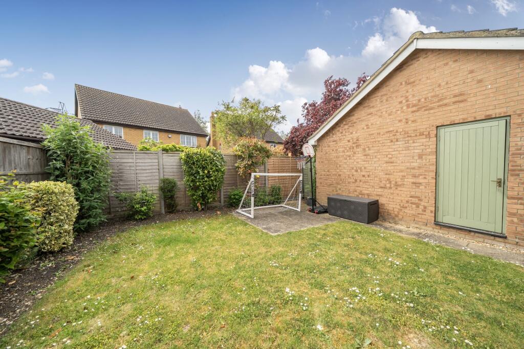 Thor Drive, Bedford, MK41 photo 4