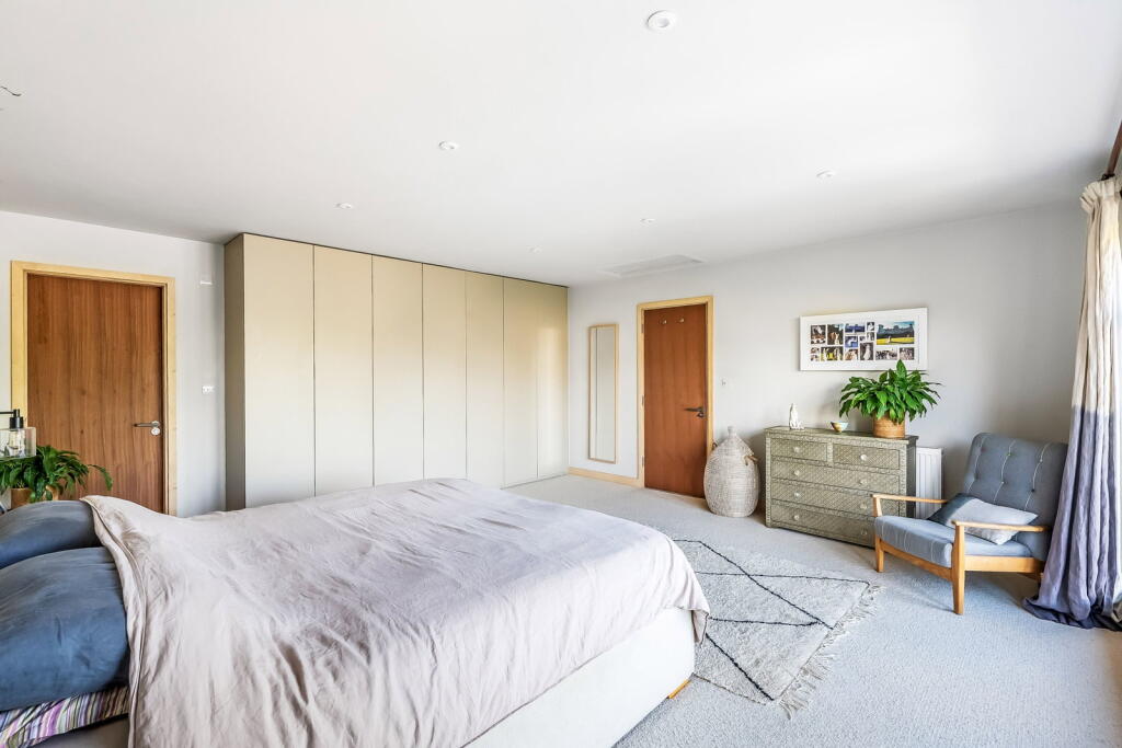 House in Mole Valley, Surrey - More