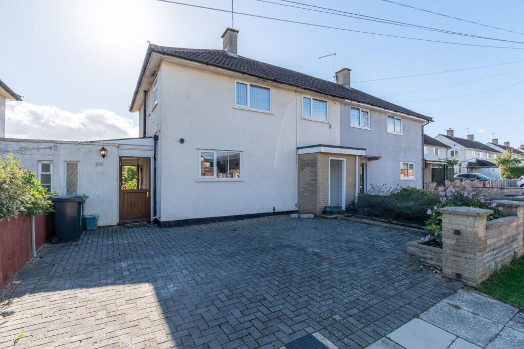 3-bed semi-detached on Byron Road, Corby, NN17 2NE, £260,000