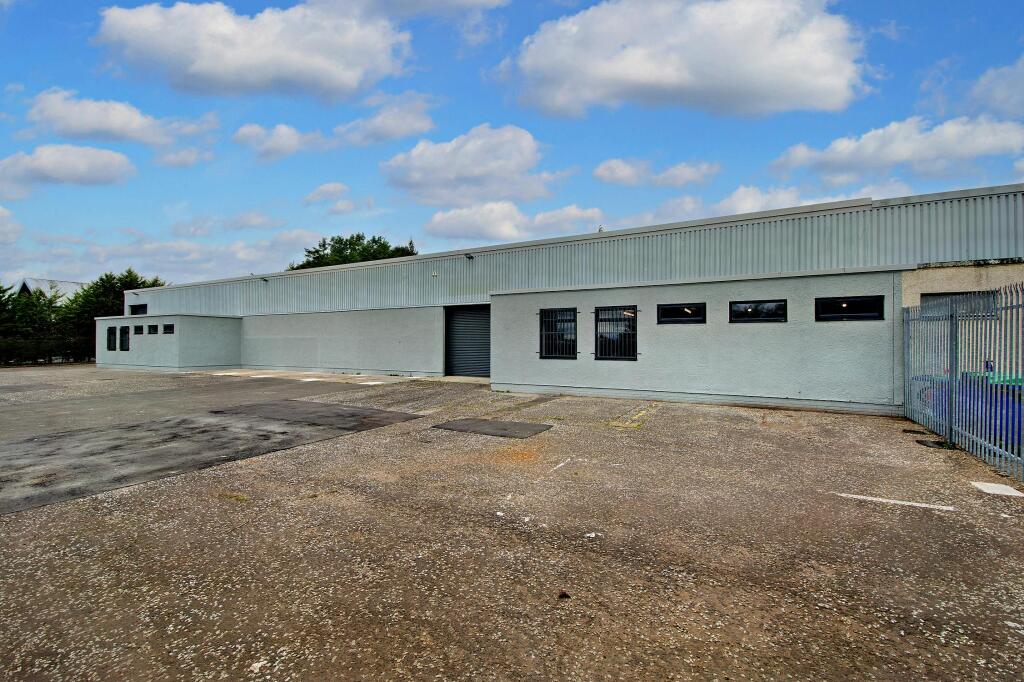 8565546exterior08800.JPG