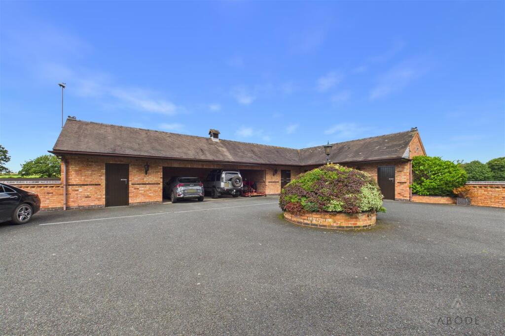 House in East Staffordshire, Uttoxeter Rural - View 5