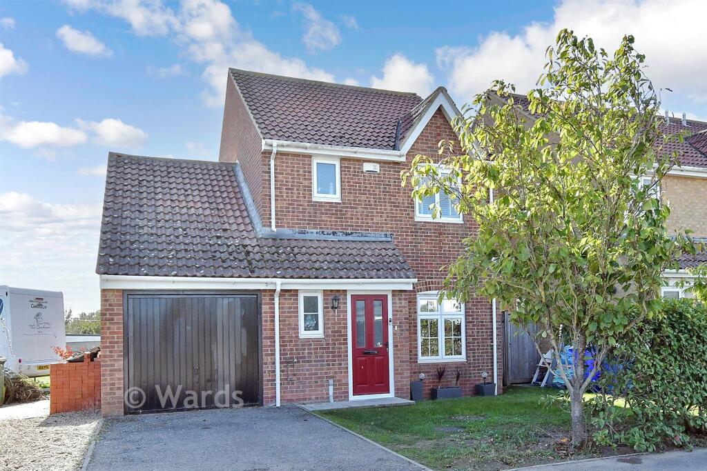 3-bed detached on Sea View Gardens, Warden, Sheerness, Kent, £198,500