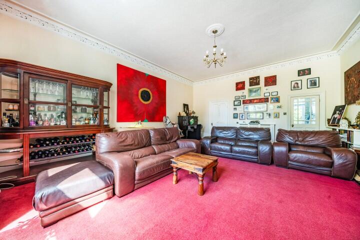 House in Sevenoaks, Chevening - More