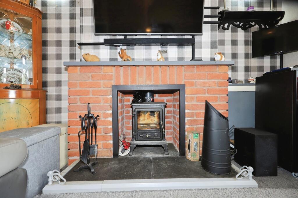 House in Wolverhampton, Ettingshall Park - View 5