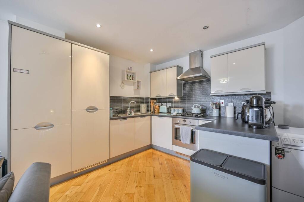 Main image of property: Coppetts Road, Muswell Hill, London, N10