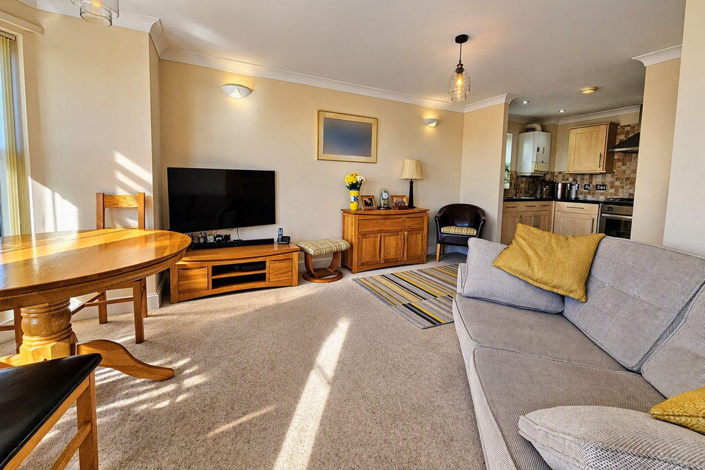 Apartment in Gosport, Lee-on-the-Solent - More