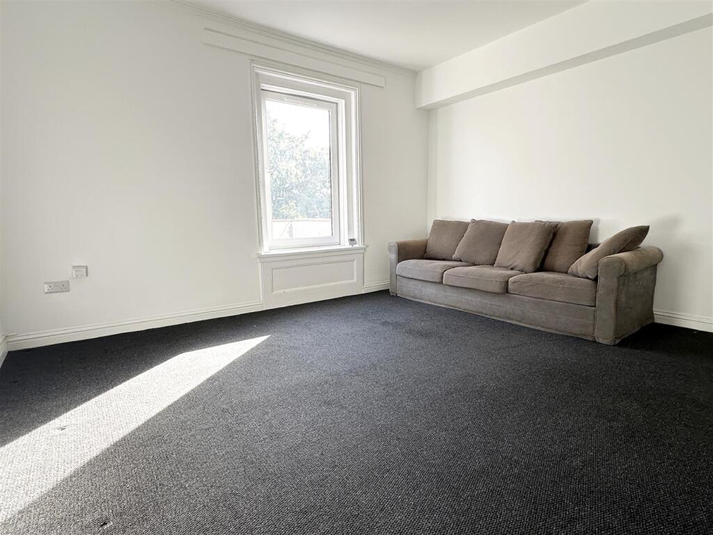 Apartment in Portsmouth - View 3