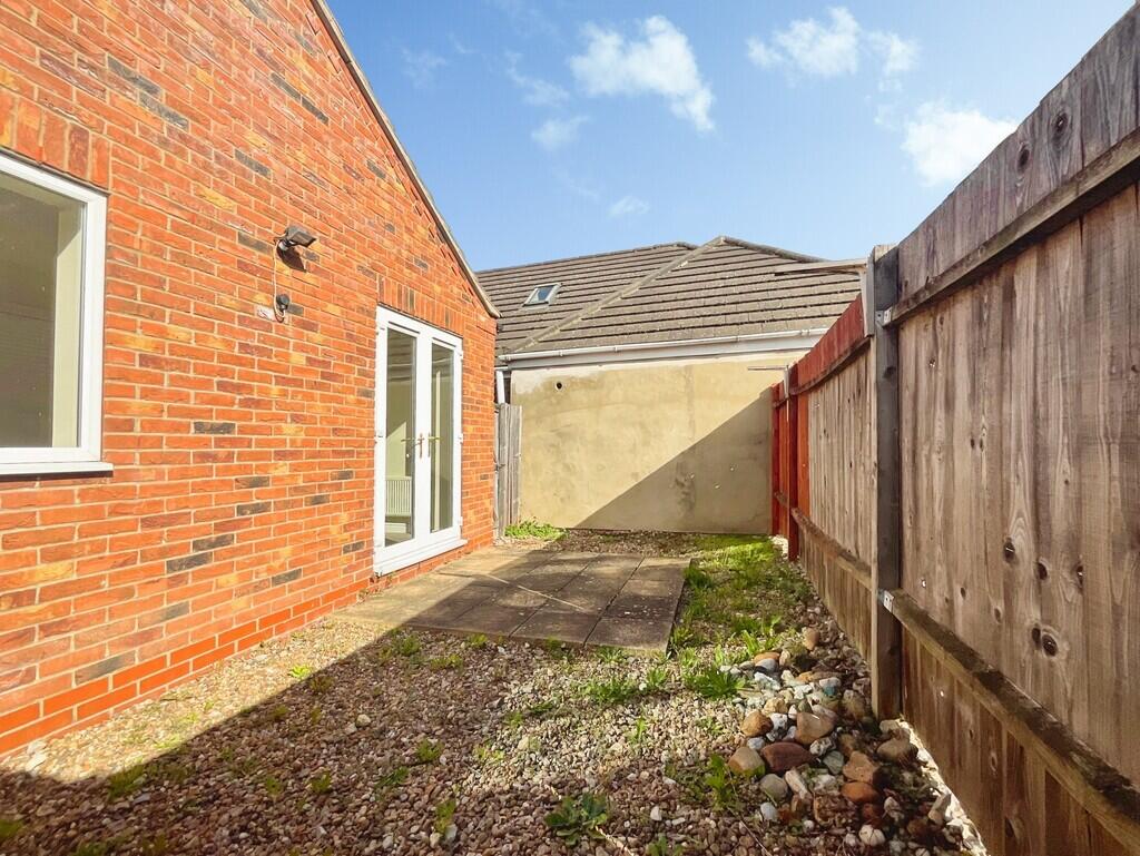 House in Lincoln, Lincolnshire - More