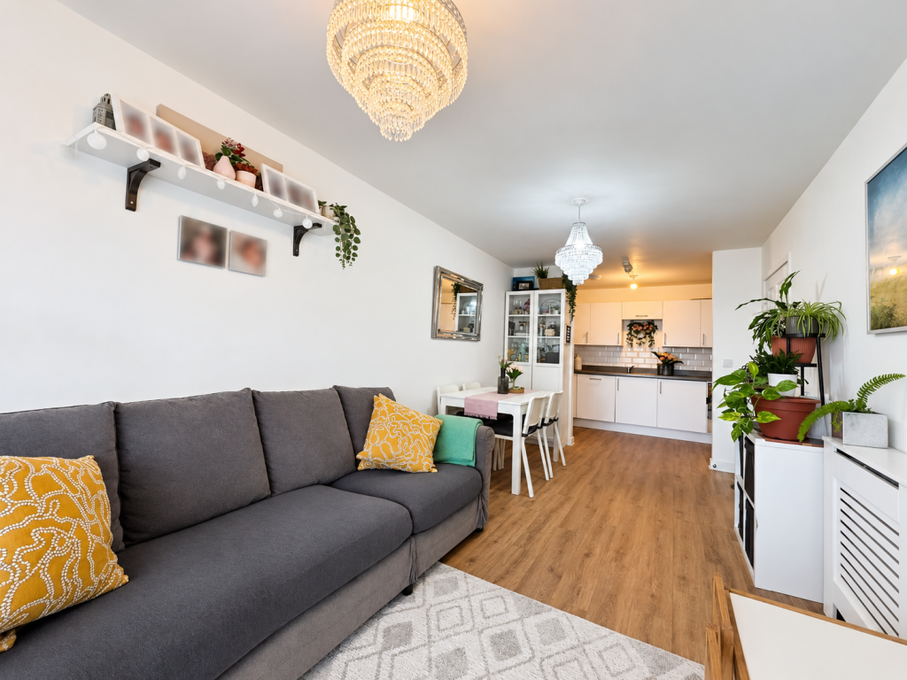 Apartment in Bromley - View 3