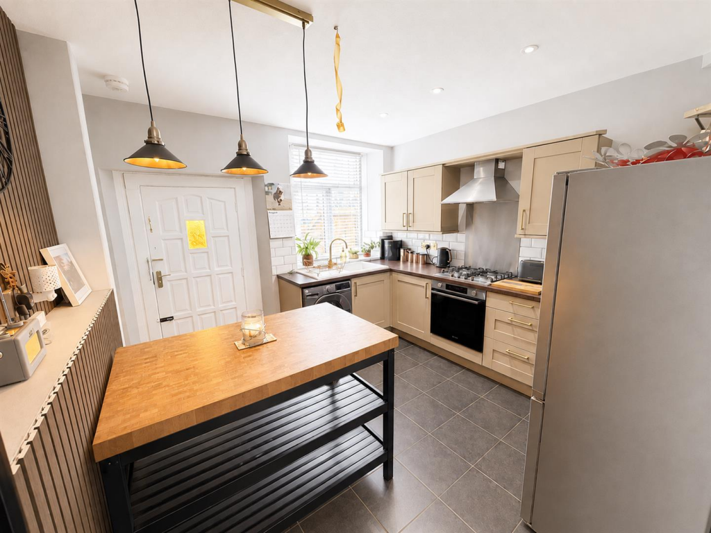 House in Tameside, Greater Manchester - View 5